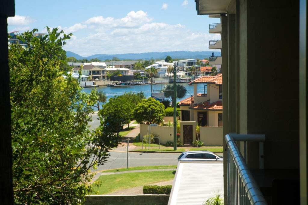 Surfers Paradise Self Contained 1 Bed Unit Гоулд Коуст Екстериор снимка